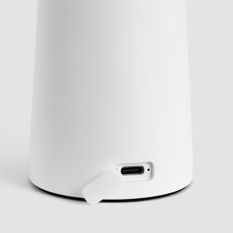 Visual Comfort SLTB25727 Sesa 1-lt 8" Tall LED Table Lamp - Matte White