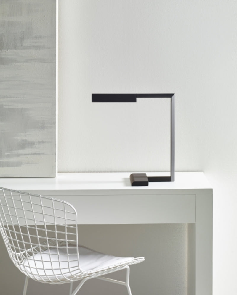 Visual Comfort 700PRTDES16 Dessau 1-lt 16" Tall LED Table Lamp