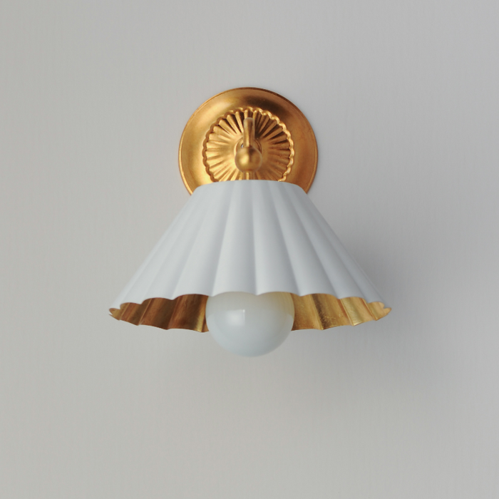 Maxim 18051 Primrose 1-lt 11" Tall Wall Sconce - Matte White/Gold Leaf