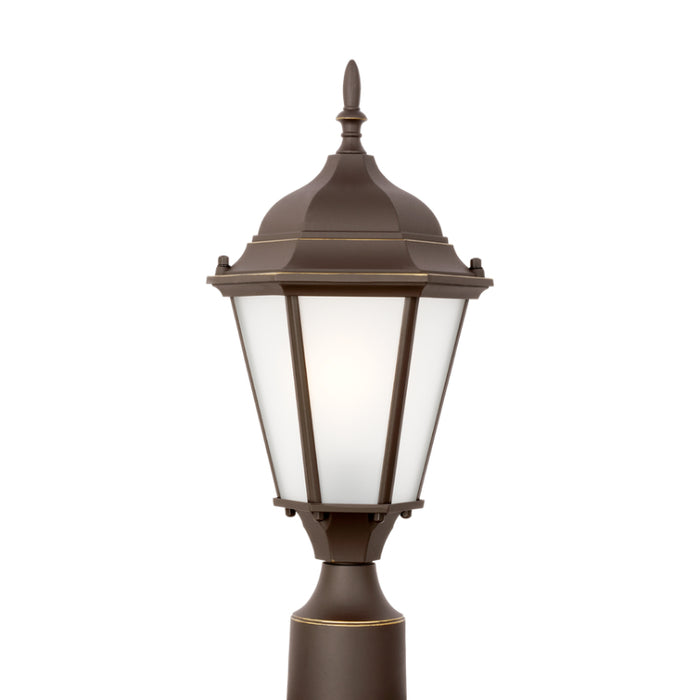 Seagull 82941 Bakersville 1-lt 18" Tall Outdoor Post Lantern, Satin Etched Glass
