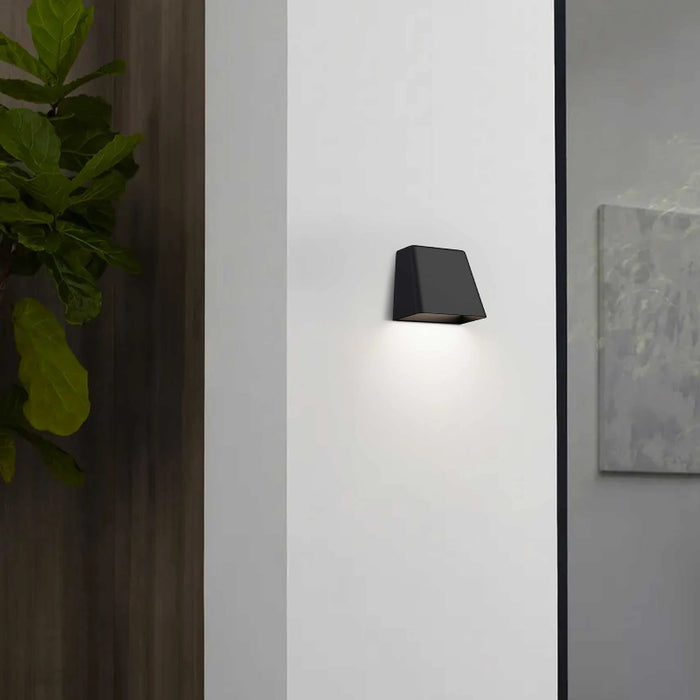 Alteck Lighting AW0031-3CCT-W Bull 1-lt 6" LED Outdoor Wall Sconce, 3CCT Selectable - Sand Black