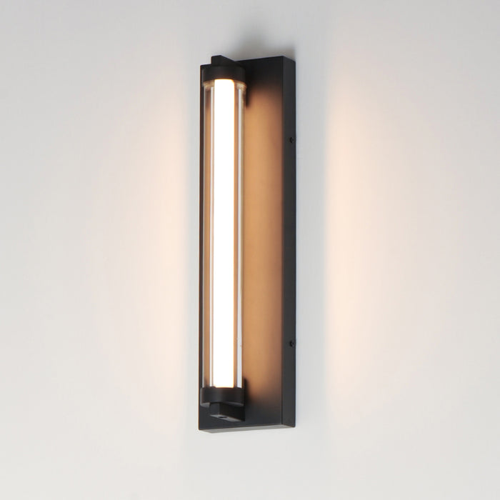 ET2 E30252 Fuse 1-lt 18" LED Outdoor Wall Sconce