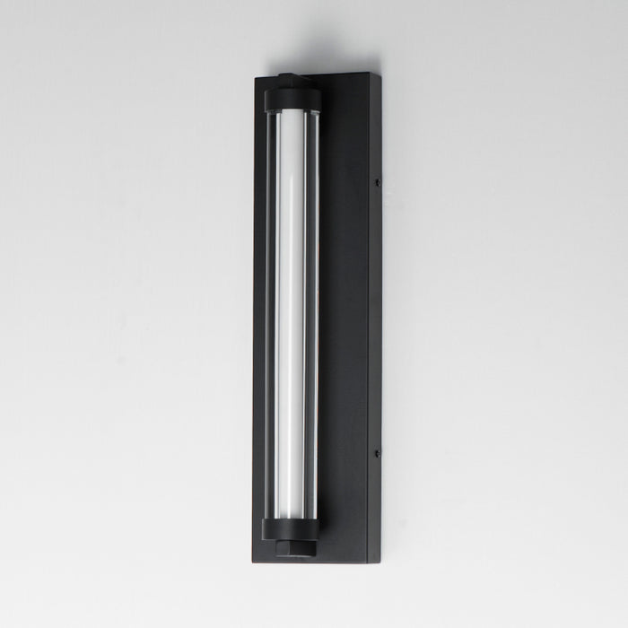 ET2 E30252 Fuse 1-lt 18" LED Outdoor Wall Sconce