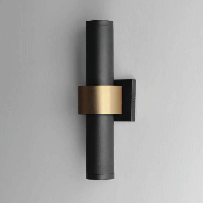 ET2 E34756 Reveal 3-lt 18" Tall LED Outdoor Wall Sconce