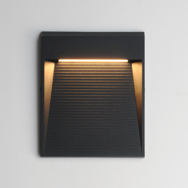 ET2 E41556 Steps 1-lt 10" Tall LED Outdoor Wall Sconce - Black