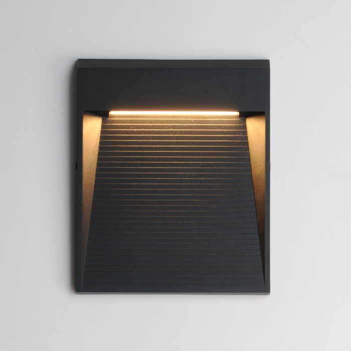 ET2 E41556 Steps 1-lt 10" Tall LED Outdoor Wall Sconce - Black