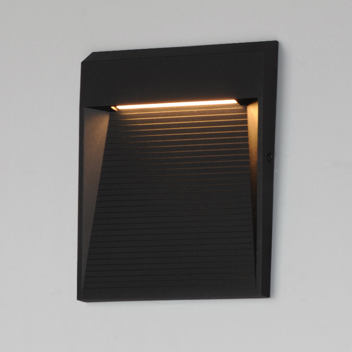 ET2 E41556 Steps 1-lt 10" Tall LED Outdoor Wall Sconce - Black