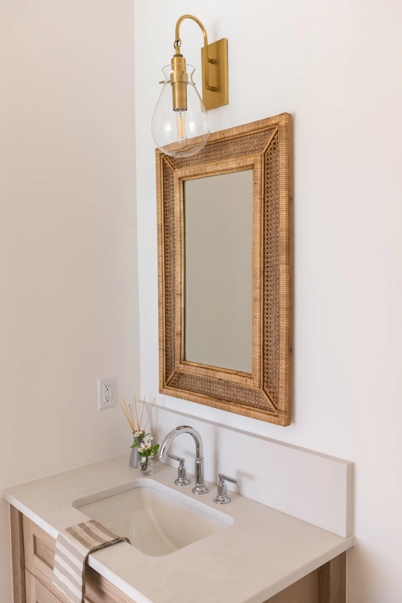 Hudson Valley BKO100 Ivy 1-lt 18" Tall Wall Sconce