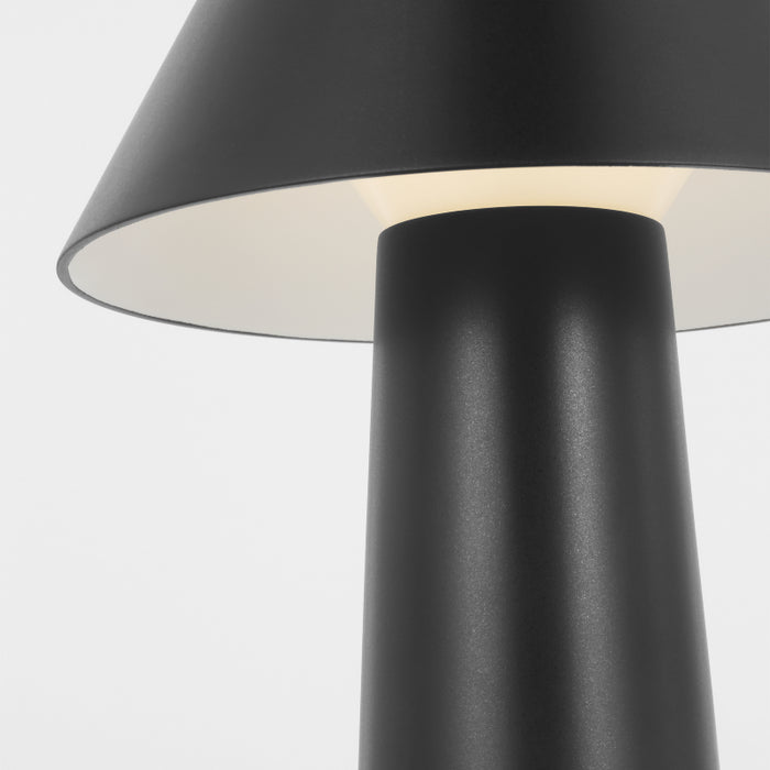 Visual Comfort SLTB25727 Sesa 1-lt 8" Tall LED Table Lamp