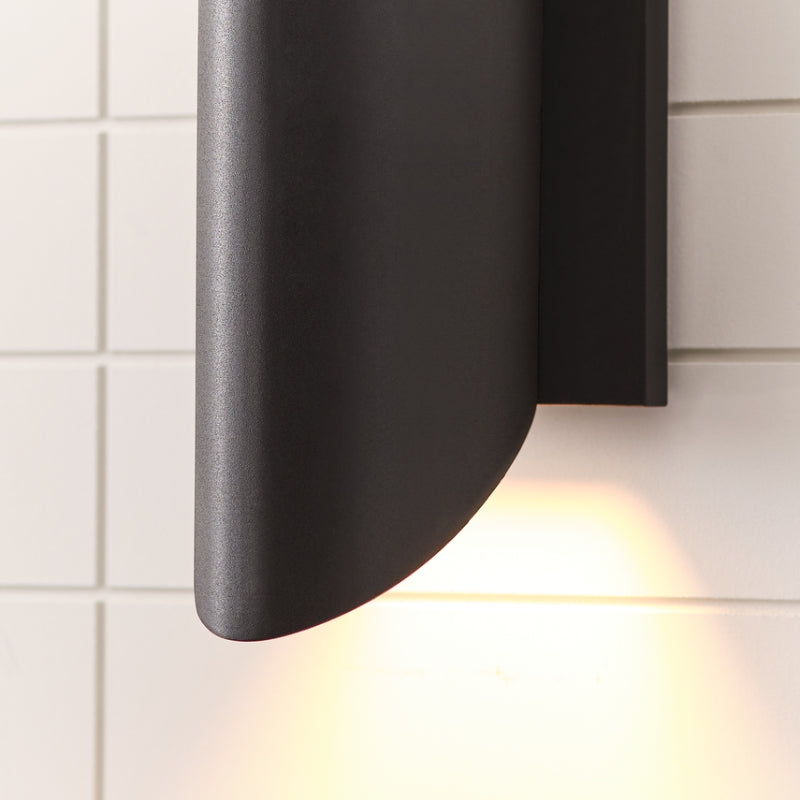 Visual Comfort TFO1041 Ruxton 1-lt 16" Tall LED Outdoor Medium Wall Lantern