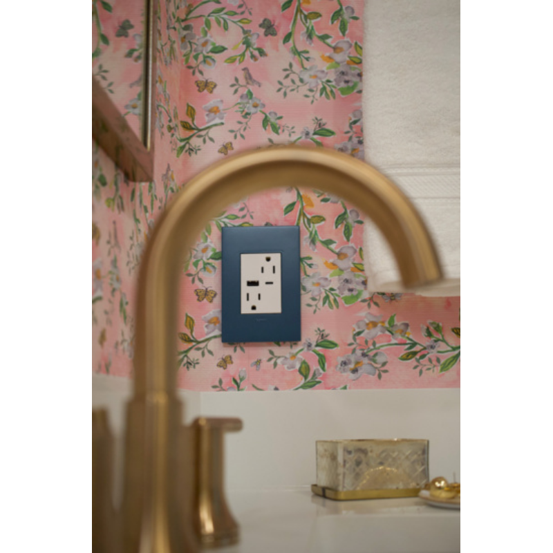 Adorne AWP Screwless Wall Plate with Microban, Evergreen
