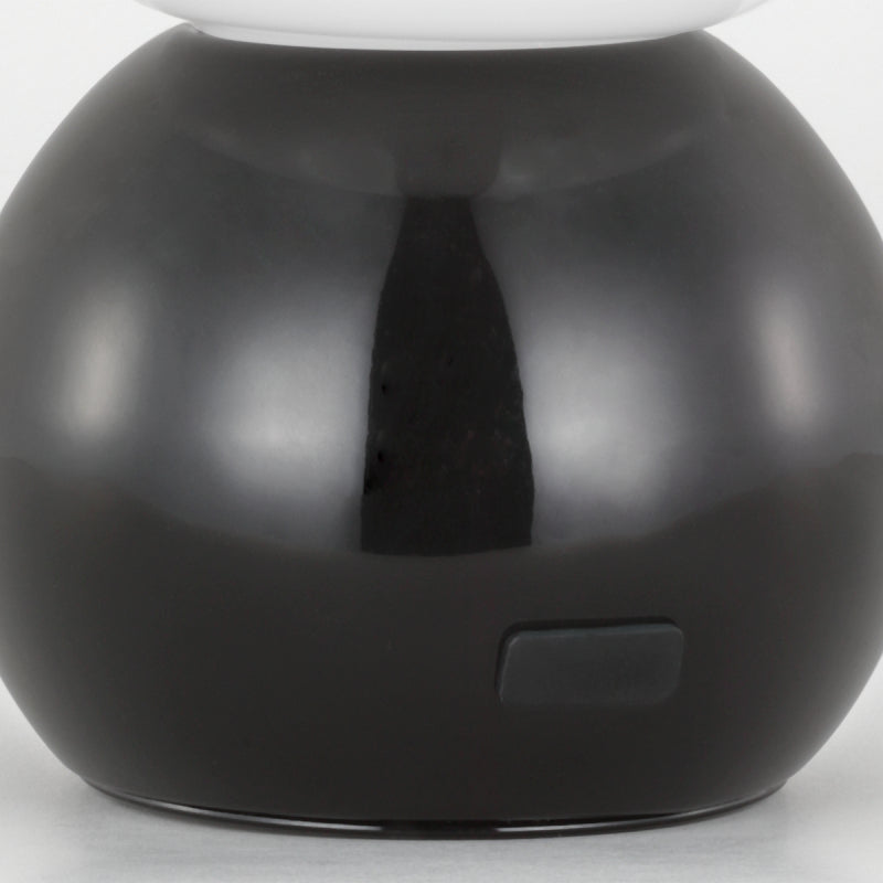 Visual Comfort KST1231-L1 Suki 1-lt 8" Tall LED Rechargeable Table Lamp - Gloss Black