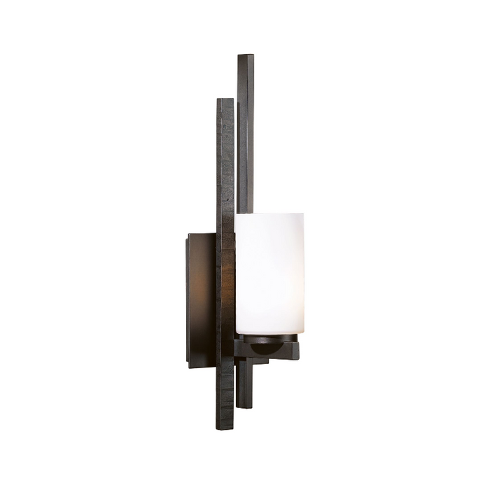 Hubbardton Forge 206301 Ondrian 1-lt 17" Tall Wall Sconce