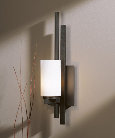 Hubbardton Forge 206301 Ondrian 1-lt 17" Tall Wall Sconce