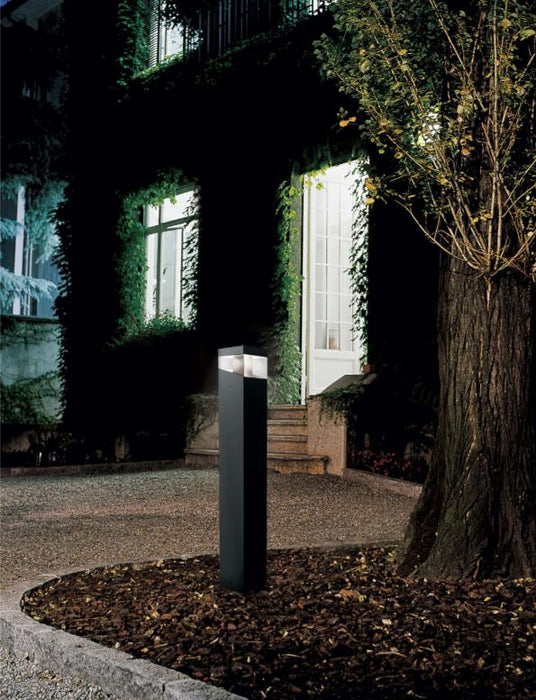 Artemide Tetragono 90 LED Outdoor Floor Lamp