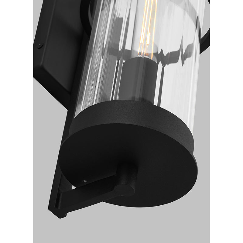 Visual Comfort 8726701EN7 Alcona 1-lt 18" Tall LED Outdoor Wall Lantern