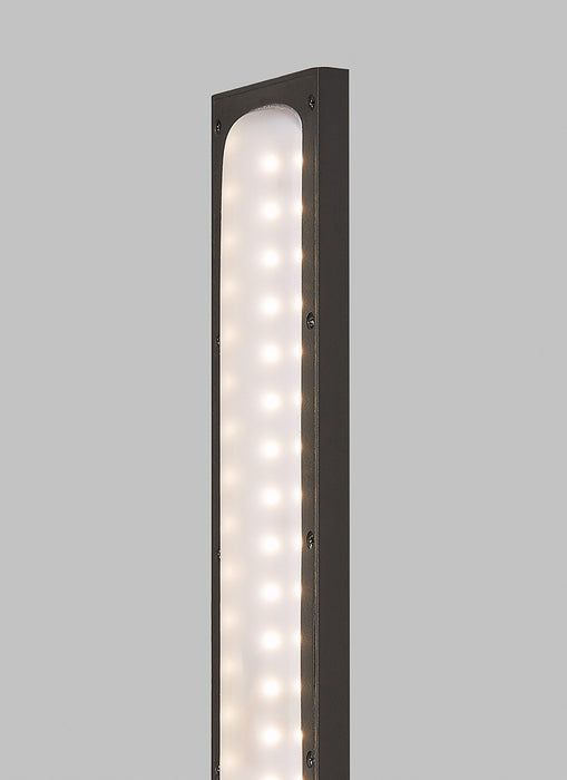 Tech 700OWBLD Blade 18 18" Tall LED Outdoor Wall Light, Selectable CCT