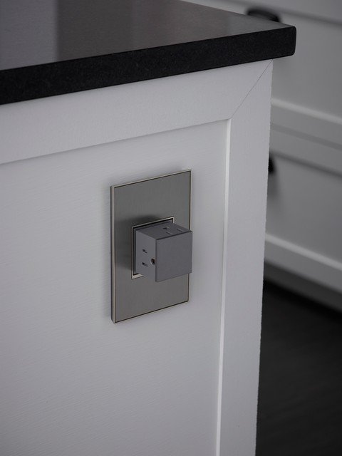 Adorne ARPTR151G 15A 1-Gang Pop-Out Outlet